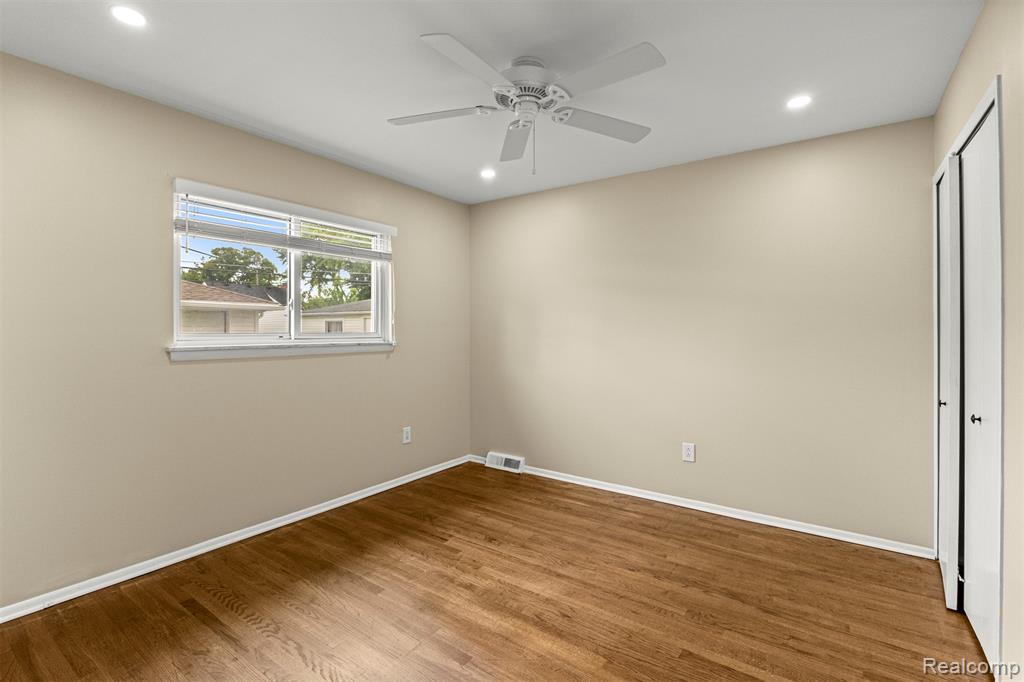 7420 COLONIAL Street, Dearborn Heights, MI 48127 — Photo 18