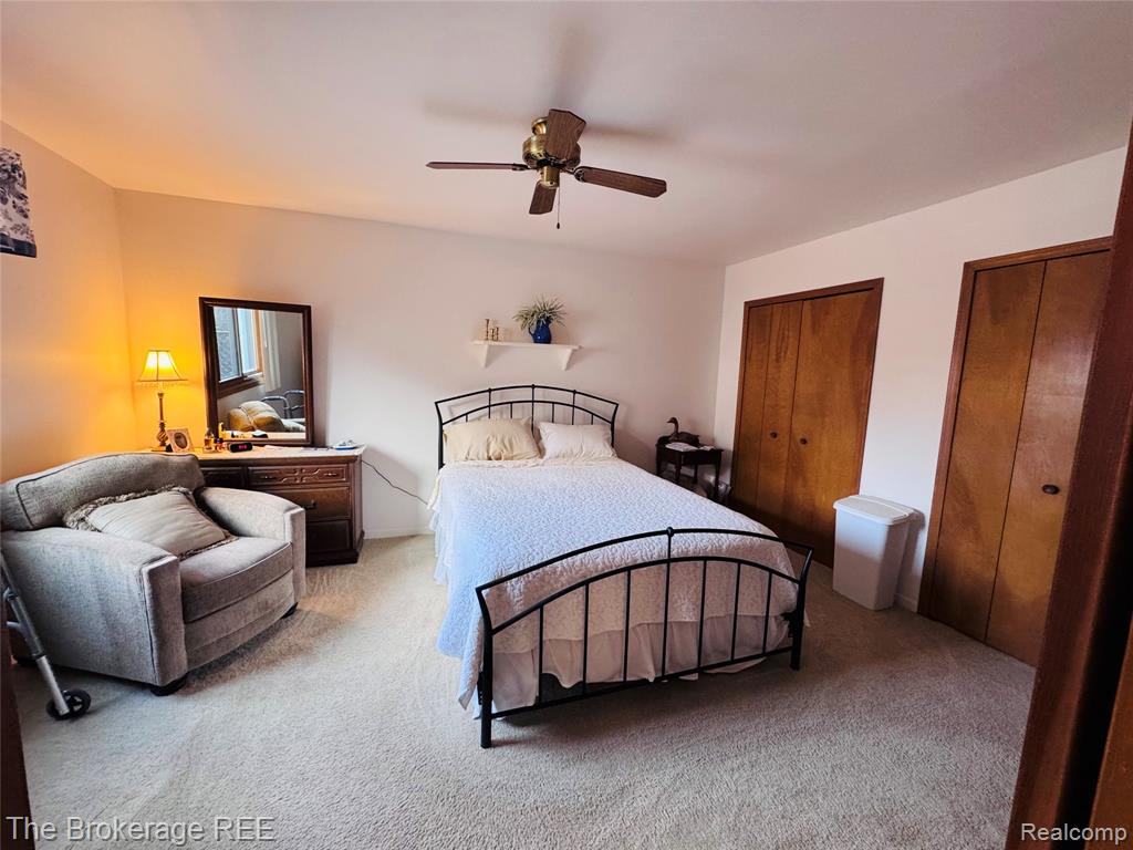 588 Oakbrook Circle, Flushing, MI 48433 — Photo 5