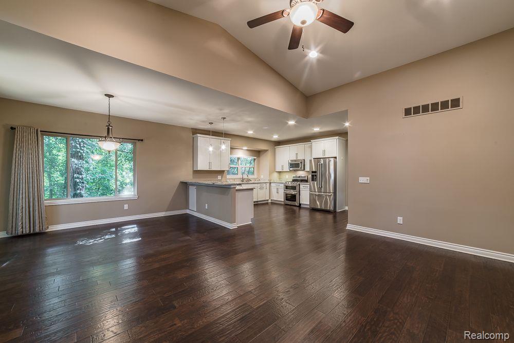 9546 KINGSWAY Circle, Clarkston, MI 48348 — Photo 13
