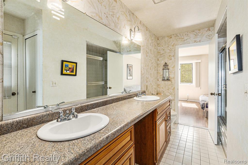 8570 Riverside Drive, Brighton, MI 48116 — Photo 23