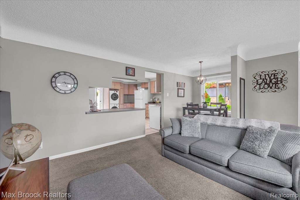 1408 Avondale Street, Sylvan Lake, MI 48320 — Photo 5