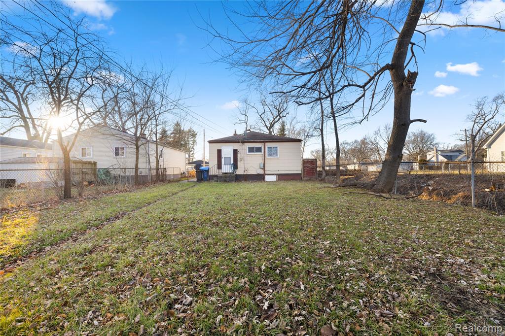 5627 Gertrude Street, Dearborn Heights, MI 48125 — Photo 5