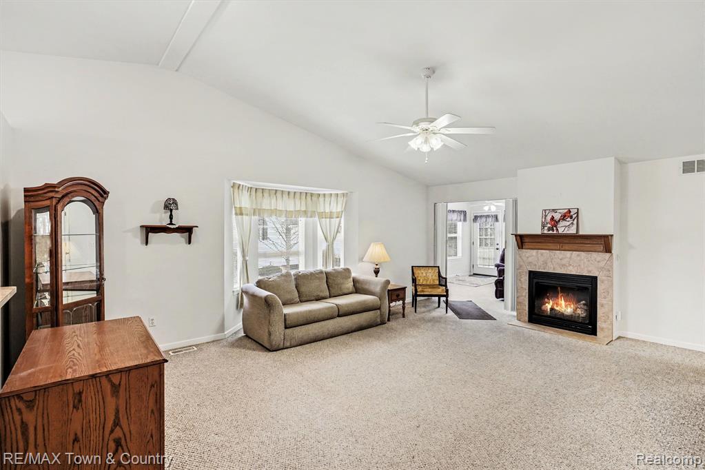 6462 Royal Club Drive, Flushing, MI 48433 — Photo 4