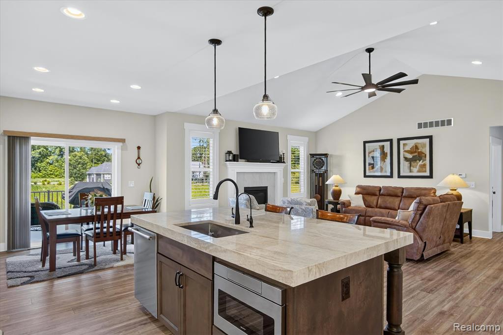 1212 Candlelight Court, Brighton, MI 48114 — Photo 9