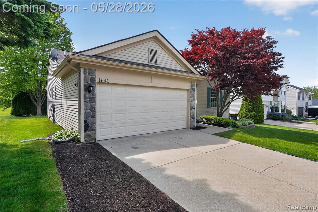 1641 Chelsea Circle, Howell, MI 48843 — Photo 2