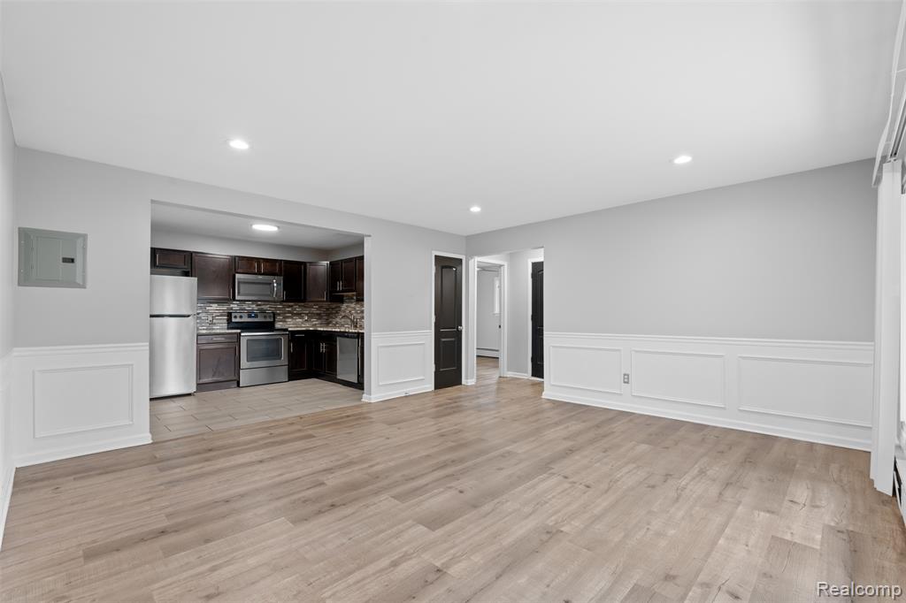 4127 Kent Rd, Royal Oak, MI 48073 — Photo 2