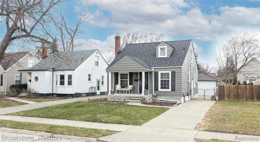 2156 Cambridge, Berkley, MI 48072 — Photo 2