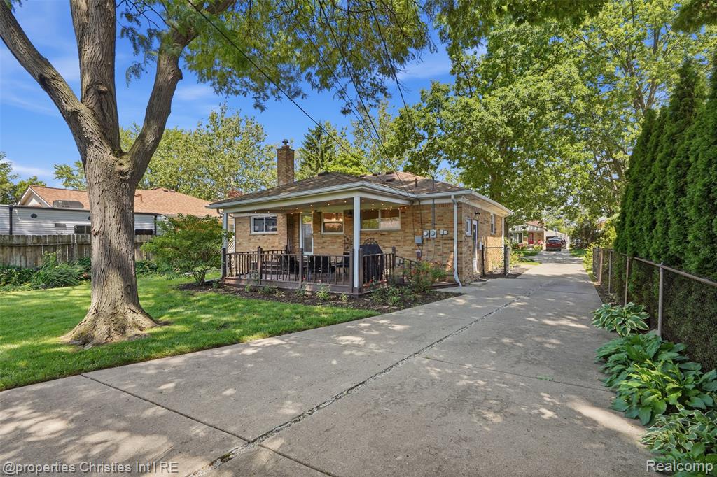 9001 Perrin Street, Livonia, MI 48150 — Photo 21