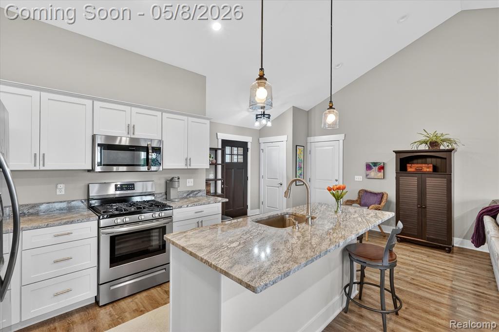 5847 Scenic Bluff Drive, 28, Brighton, MI 48116 — Photo 12