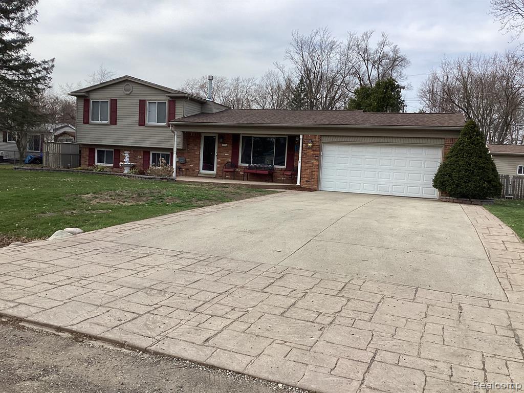 5936 THORNABY Drive, Waterford, MI 48329 — Photo 2