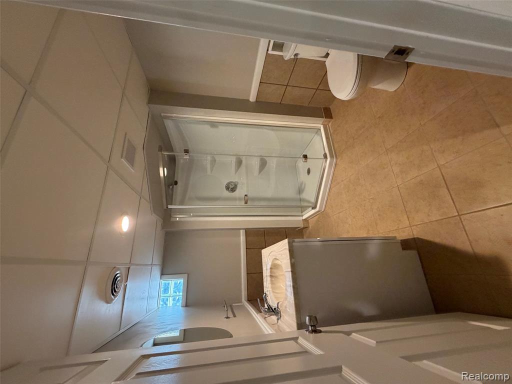 755 VENOY Avenue, Madison Heights, MI 48071 — Photo 12