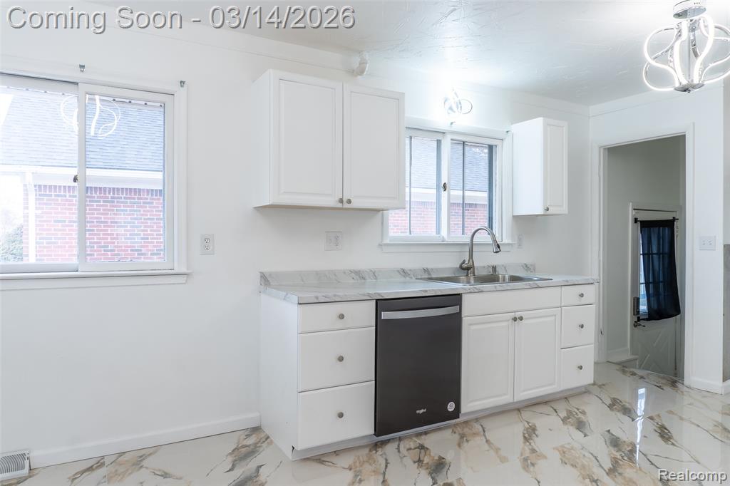 22824 Donald Avenue, Eastpointe, MI 48021 — Photo 12