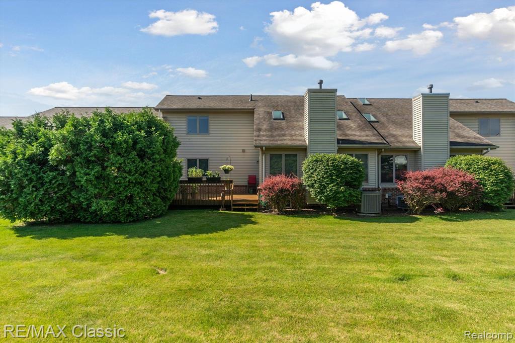 1202 ARBOR RIDGE Drive, 2, Brighton, MI 48116 — Photo 33