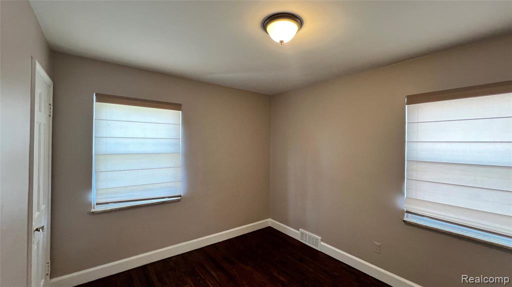 10185 Beaconsfield Street, Detroit, MI 48224 — Photo 13