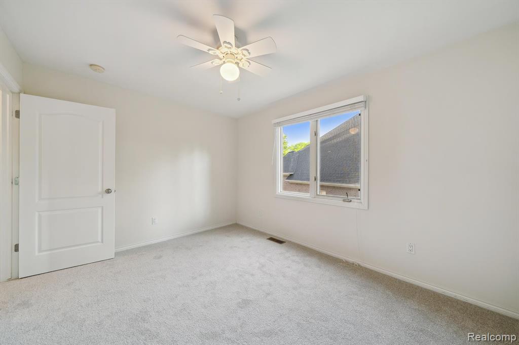 55712 LANCEWOOD Drive, Shelby Twp, MI 48316 — Photo 35