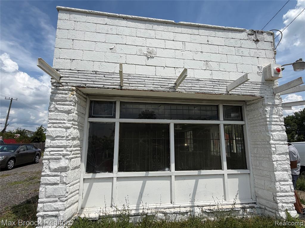 15400 Joy Road, Detroit, MI 48228