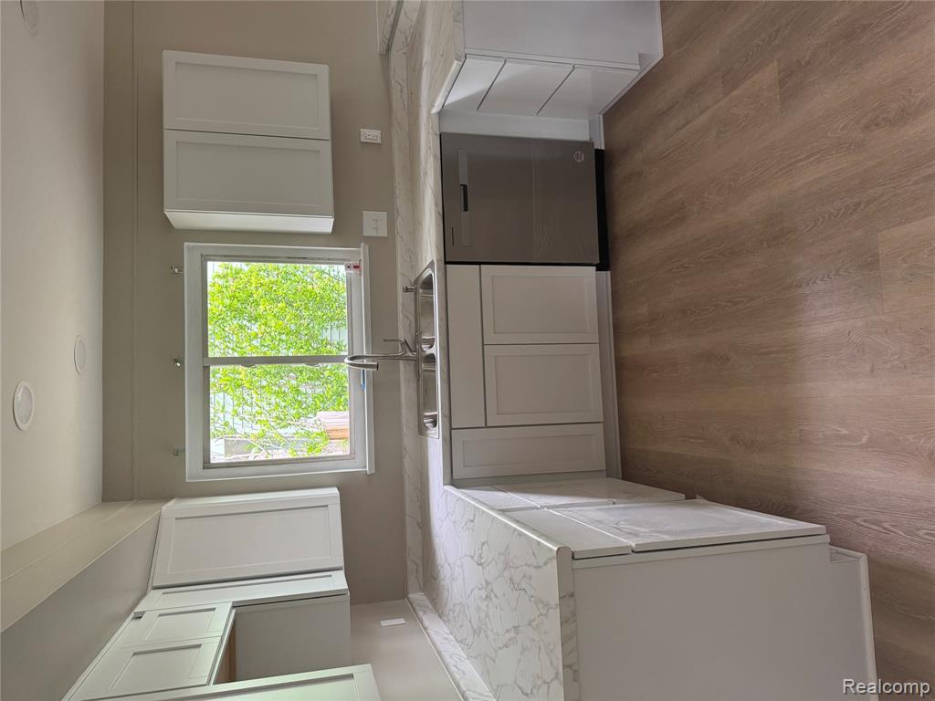 4227 Crooks Road, Royal Oak, MI 48073 — Photo 9