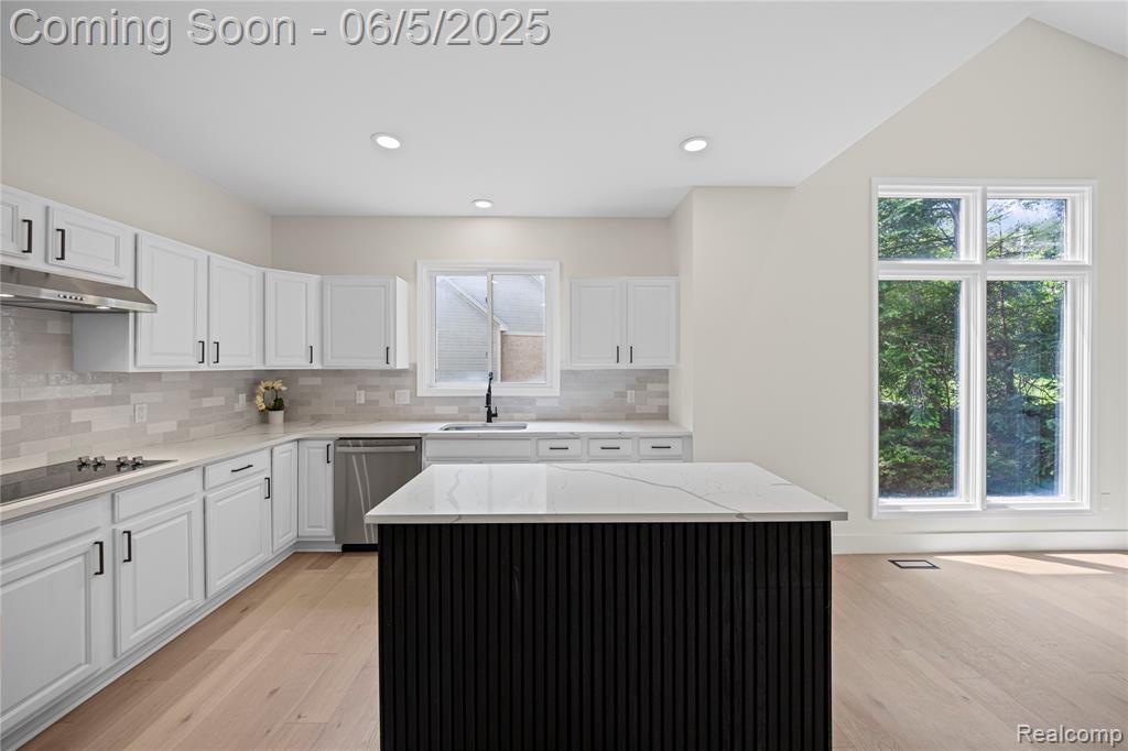 4610 Woodbine Circle, West Bloomfield, MI 48323 — Photo 16