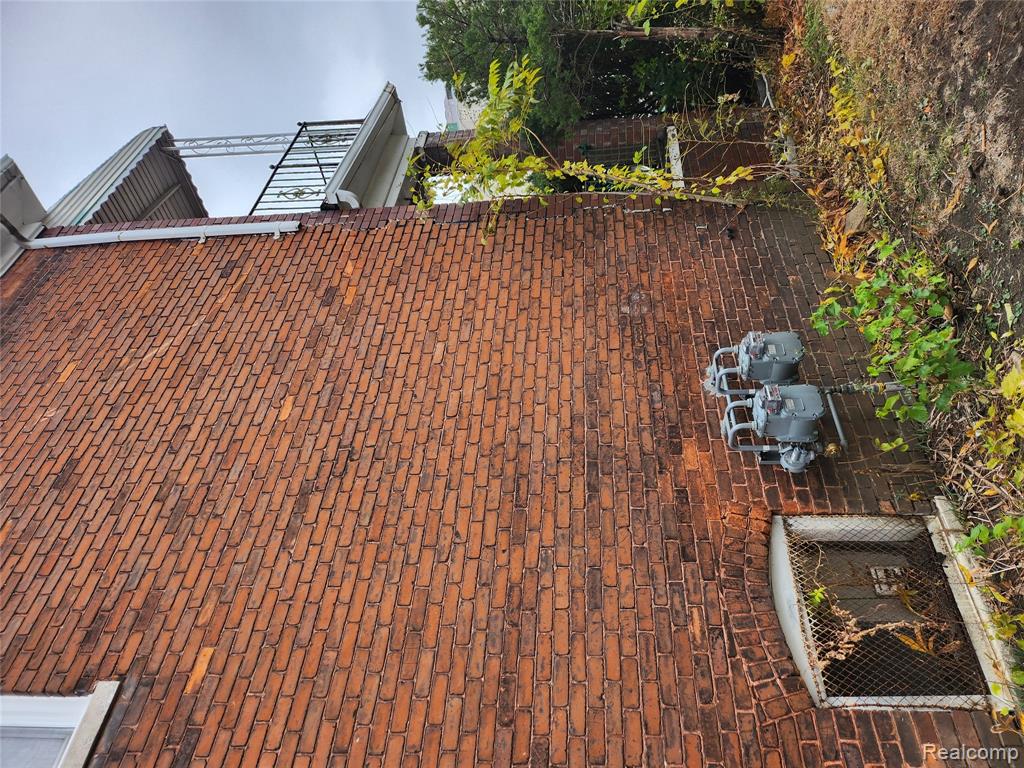 585 Owen Street, Detroit, MI 48202 — Photo 6