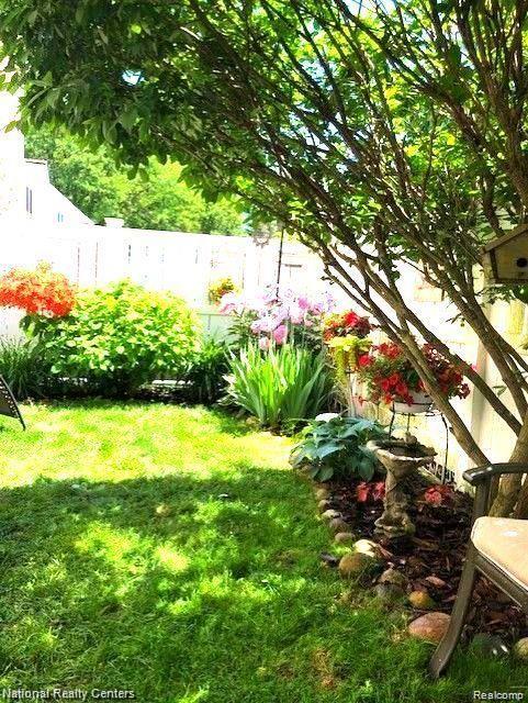 21336 E GLEN HAVEN Circle, Northville, MI 48167 — Photo 20