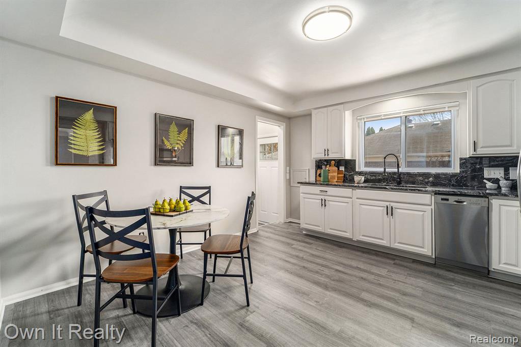 5972 MCMILLAN Street, Dearborn Heights, MI 48127 — Photo 11