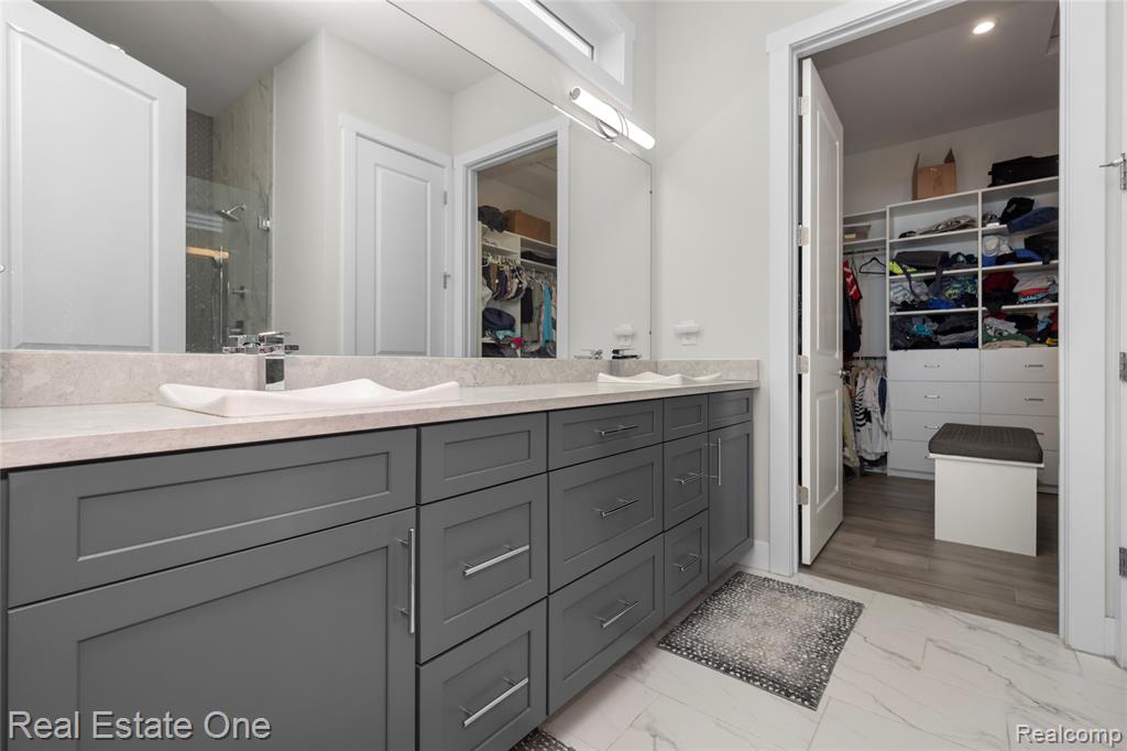 7656 Dunlap Court, West Bloomfield, MI — Photo 18
