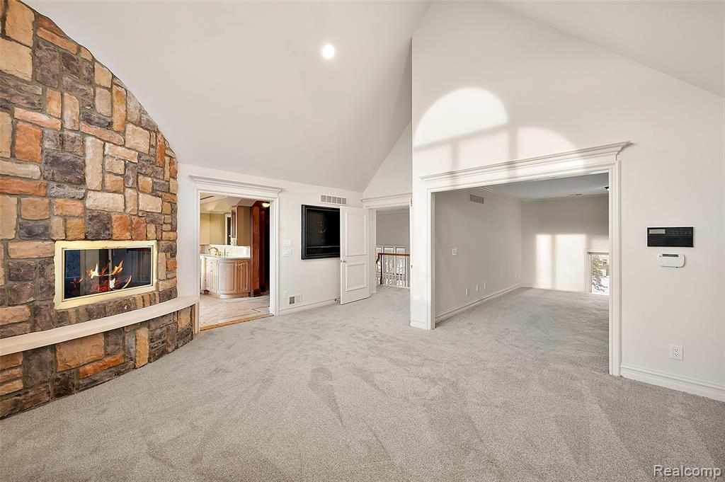 5744 Lochmoor Court, Rochester, MI 48306 — Photo 31