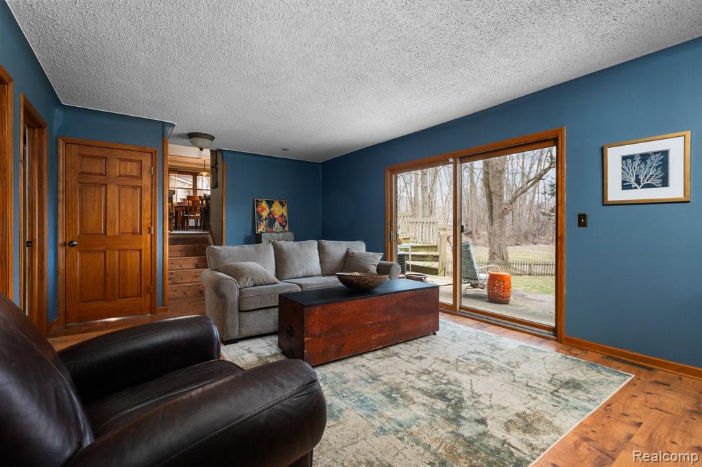 6165 VENICE Drive, Commerce Twp, MI 48382 — Photo 15
