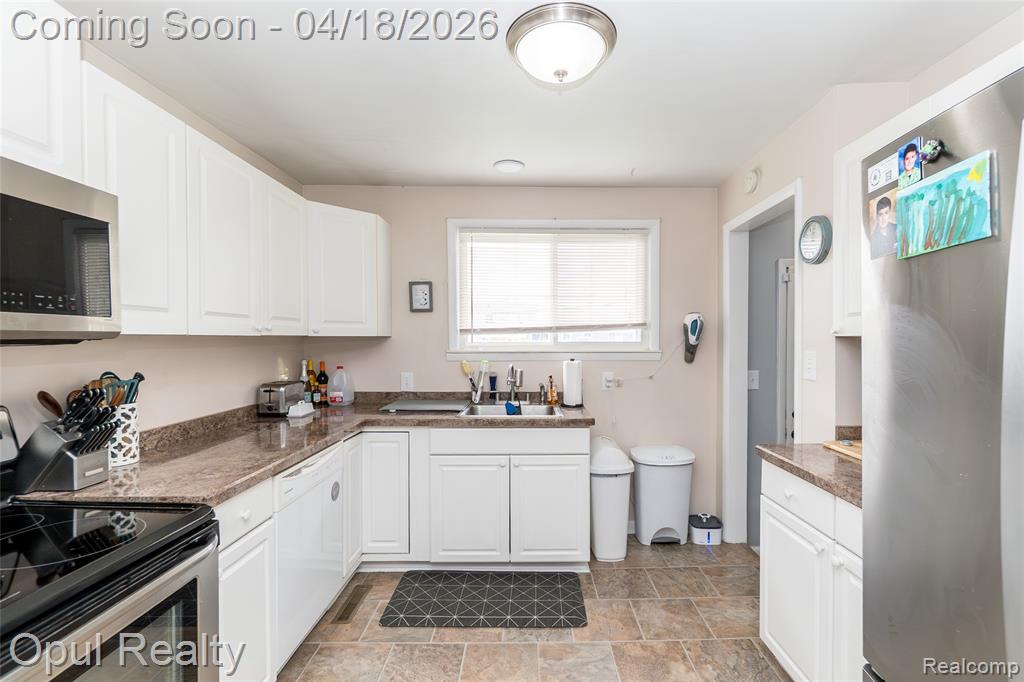 31493 Elmwood Street, Garden City, MI — Photo 11