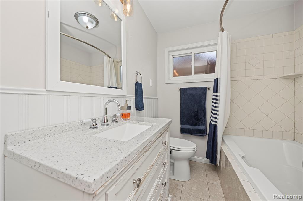 9939 Deering Street, Livonia, MI 48150 — Photo 27