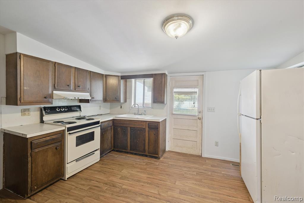 603 N Line Street, Chesaning, MI 48616 — Photo 10