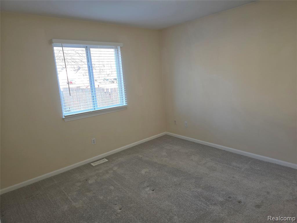 9219 ISLAND Drive, Clay, MI 48001 — Photo 16