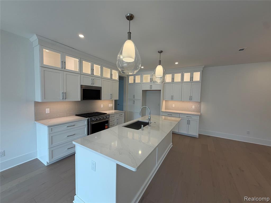 409 S Center Street - Photo 5