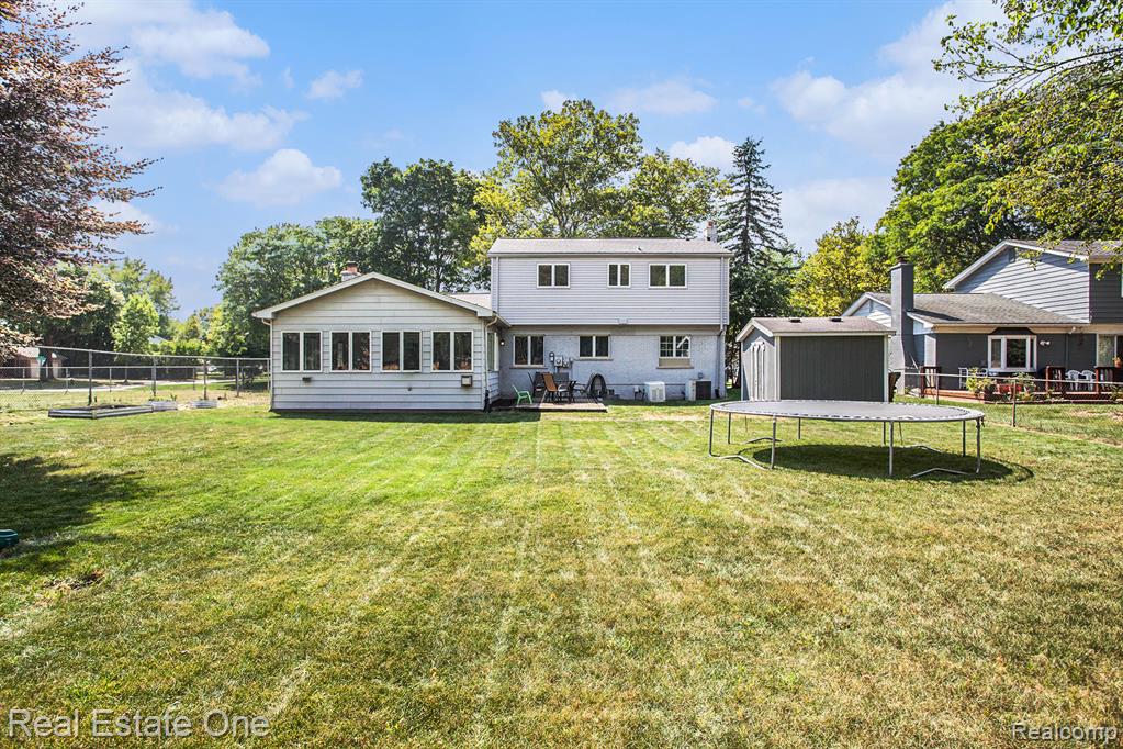4238 Greensboro Drive, Troy, MI 48085 — Photo 24