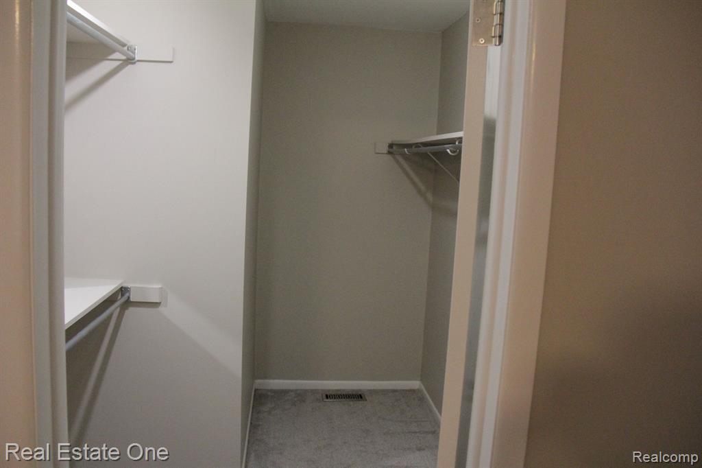 6427 RICHARD Run, West Bloomfield, MI — Photo 26