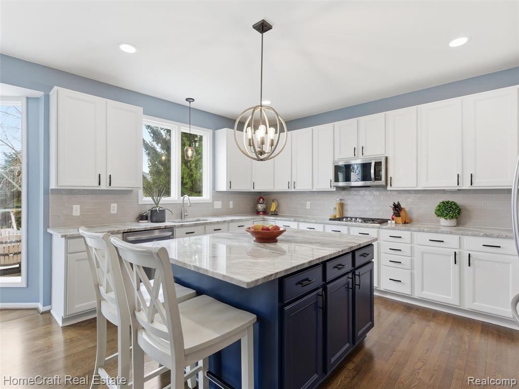 6031 BALMORAL Way, Commerce Twp, MI 48382 — Photo 14