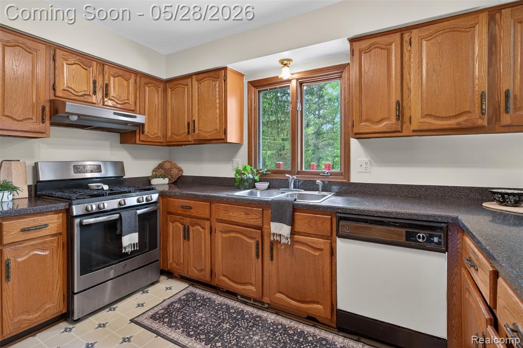 3411 Foxhollow Court, Washington, MI — Photo 14