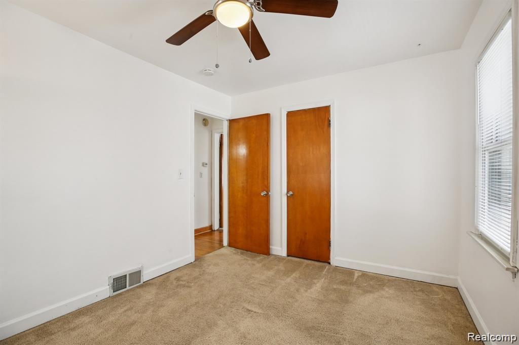 553 E Annabelle Avenue, Hazel Park, MI 48030 — Photo 8