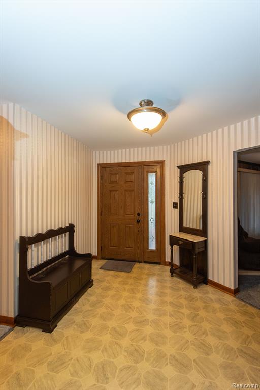 6226 GOLFVIEW Drive, Burton, MI 48509 — Photo 31