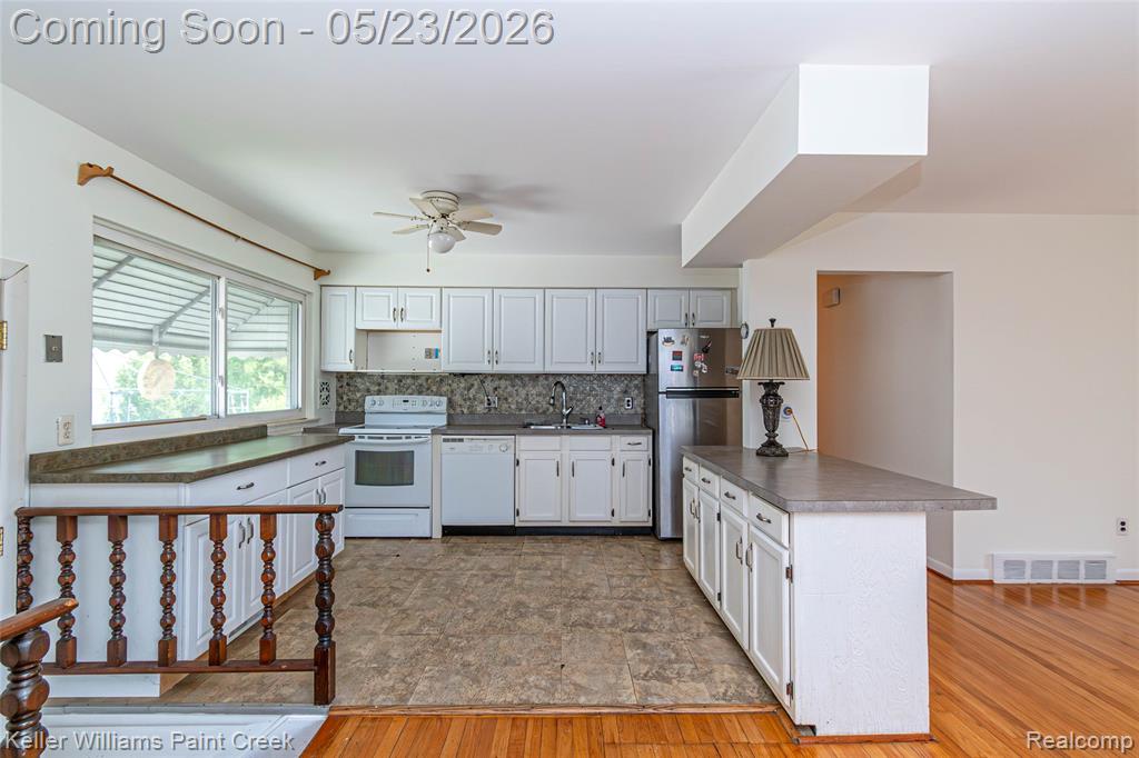 31395 Lyons Circle W, Warren, MI 48092 — Photo 23