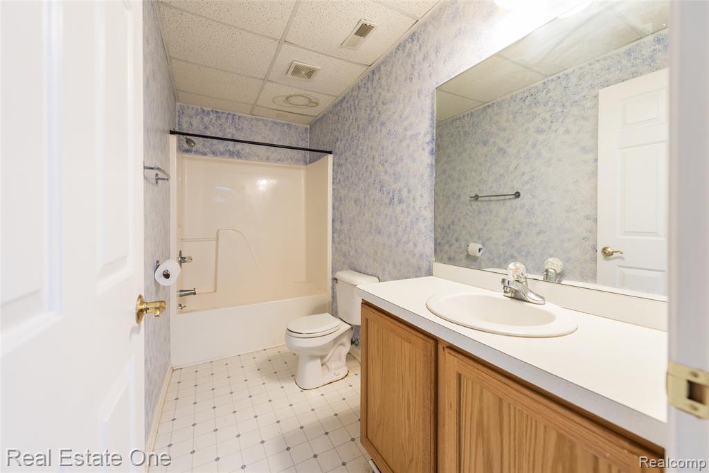 61019 Evergreen Court, 22, South Lyon, MI 48178 — Photo 22