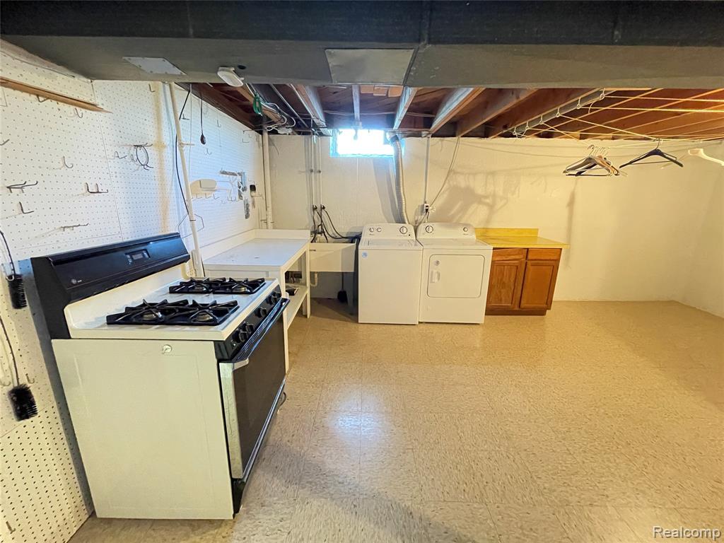 32827 DOVER Avenue, Warren, MI 48088 — Photo 49