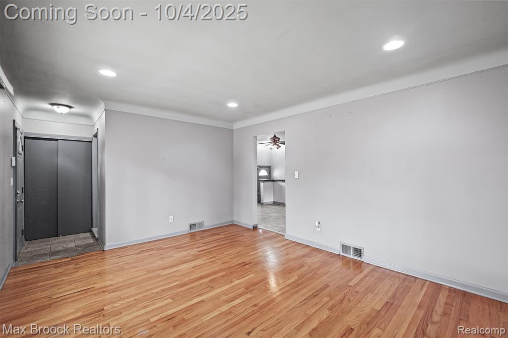 8282 Nightingale Street, Dearborn Heights, MI 48127 — Photo 5