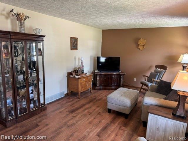 682 Metcalf Drive, Imlay City, MI 48444 — Photo 5