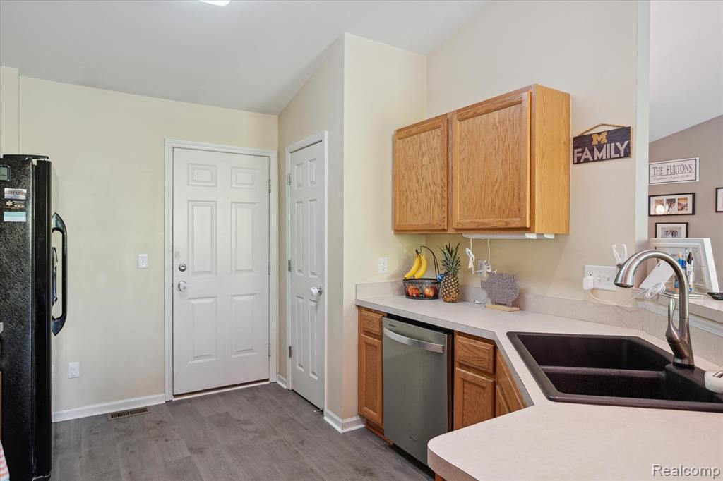 7160 Warwick Drive, Ypsilanti, MI 48197 — Photo 30