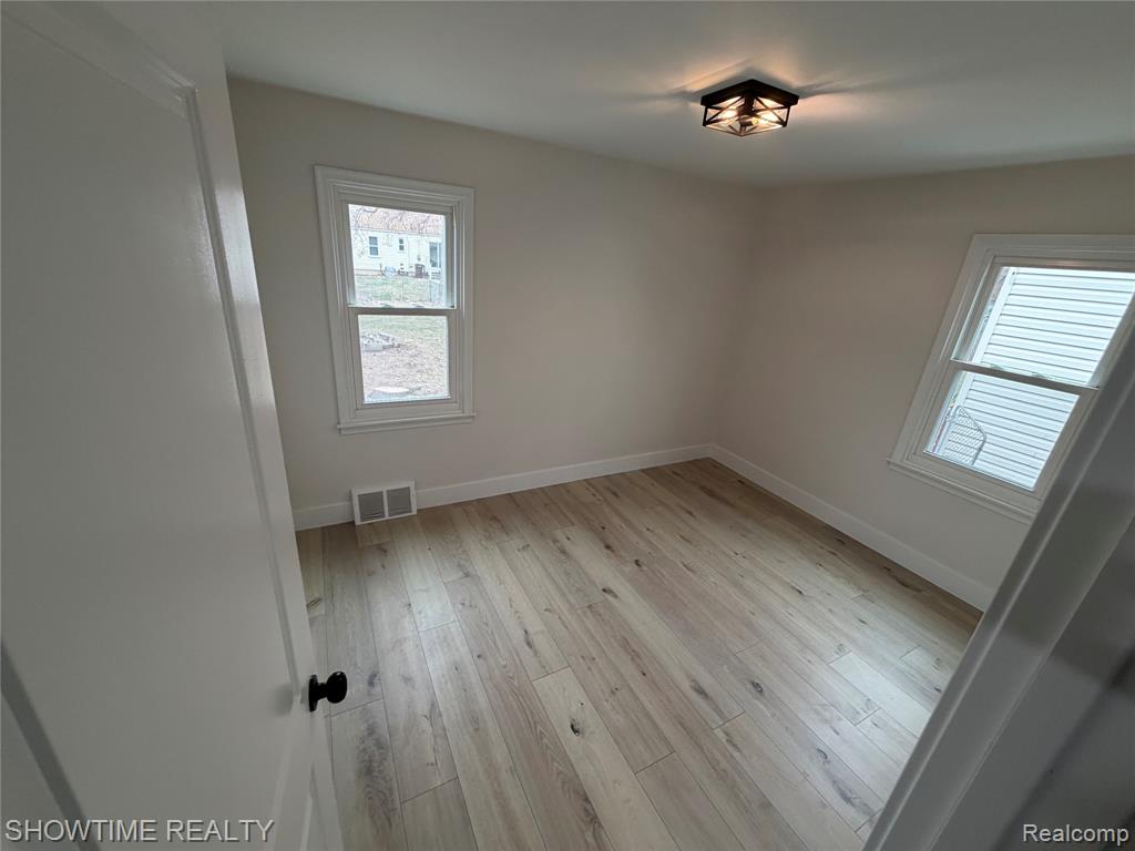 12200 Helen Street, Southgate, MI 48195 — Photo 11