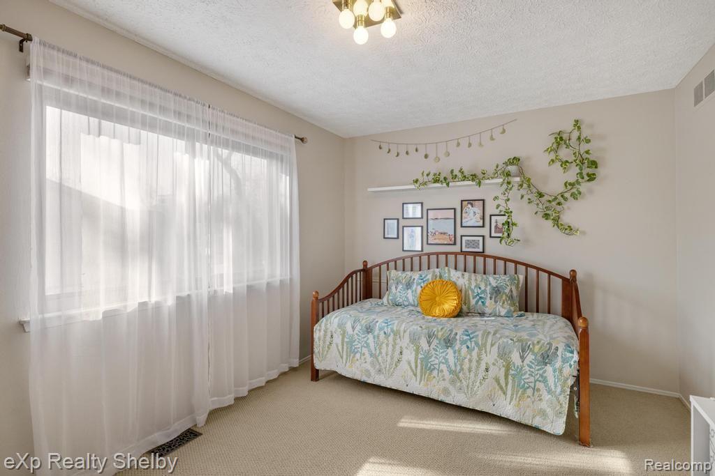 691 BARCLAY Drive, Troy, MI 48085 — Photo 39