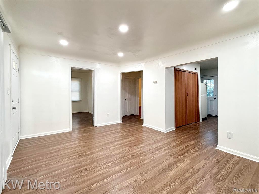 6847 CONTINENTAL Avenue, Warren, MI 48091 — Photo 5