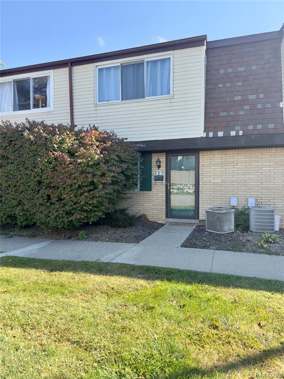 852 N Main Street, Milford, MI 48381 — front exterior