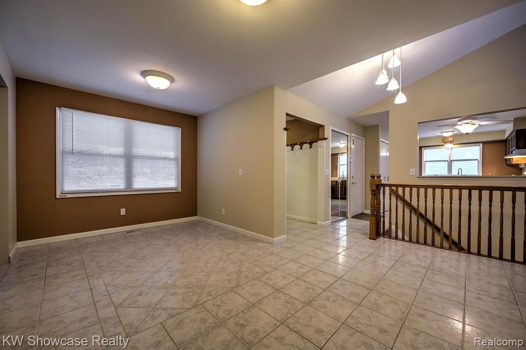 5806 KING JAMES, Waterford, MI 48327 — Photo 24
